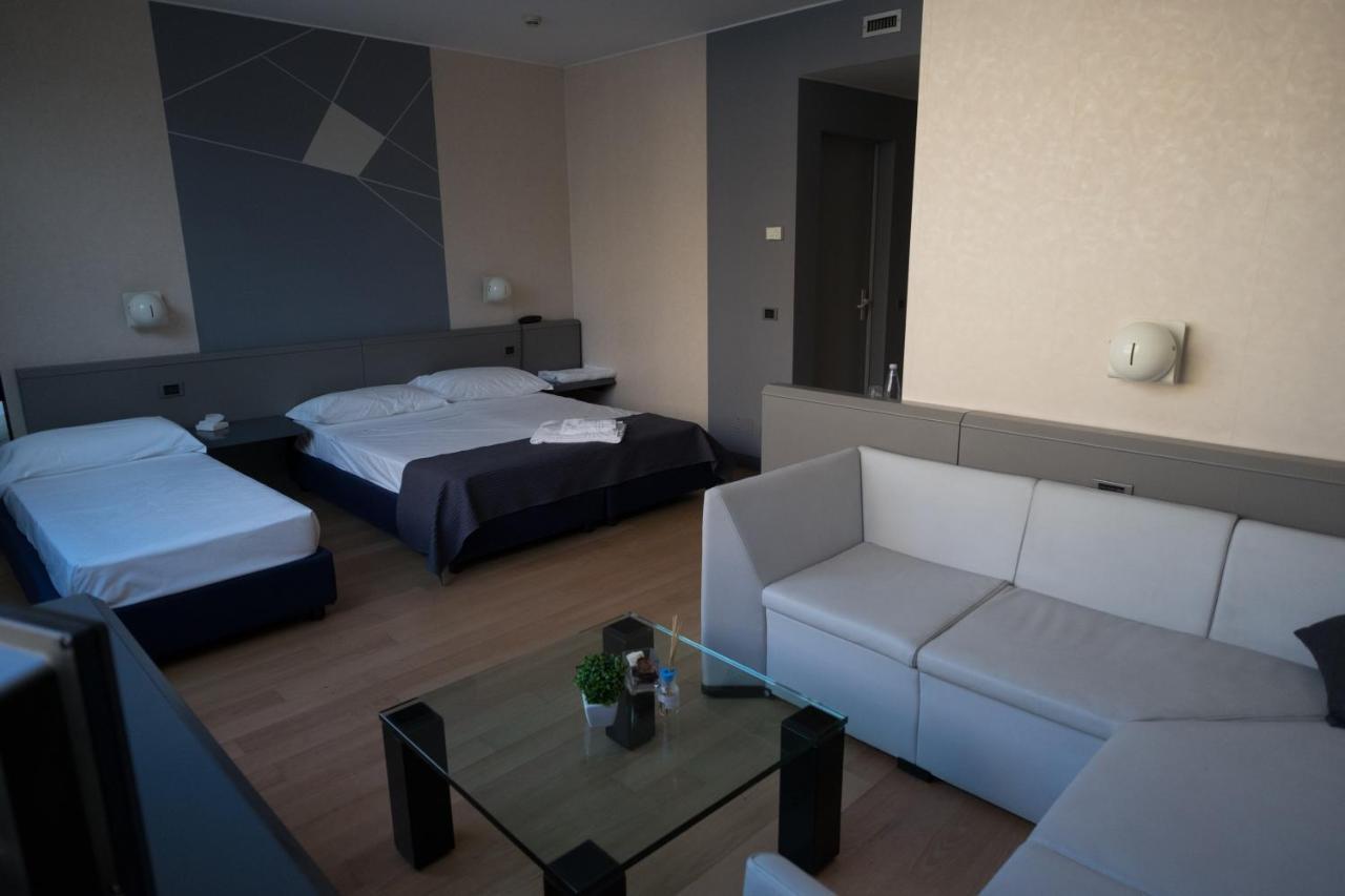 Alba Hotel ภายนอก รูปภาพ
